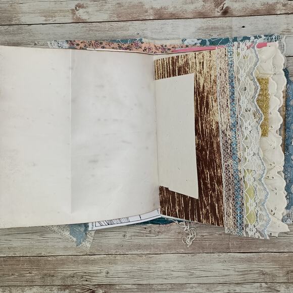 Turquoise Embellished Junk Journal: Flowers, Birds and Butterflies (Discover) - Picture 6 of 16